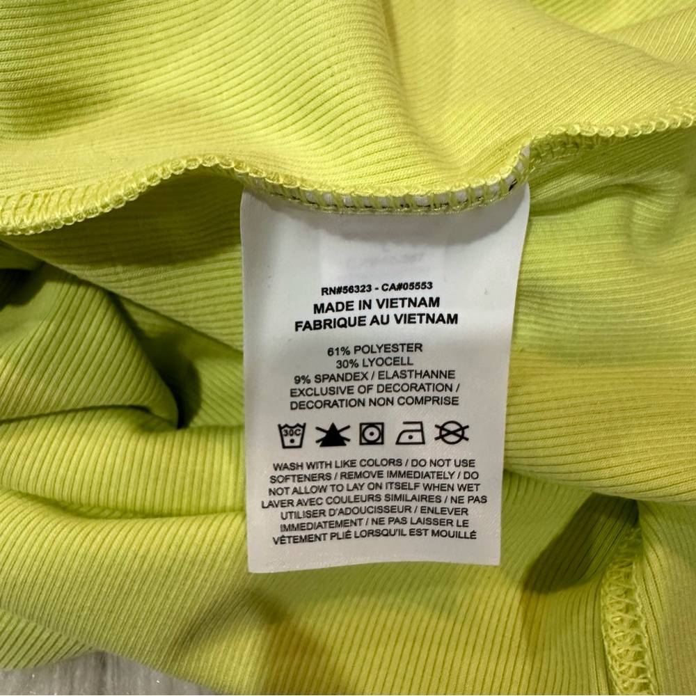 Large Nike Yoga Tank Top - Picture 8 of 11